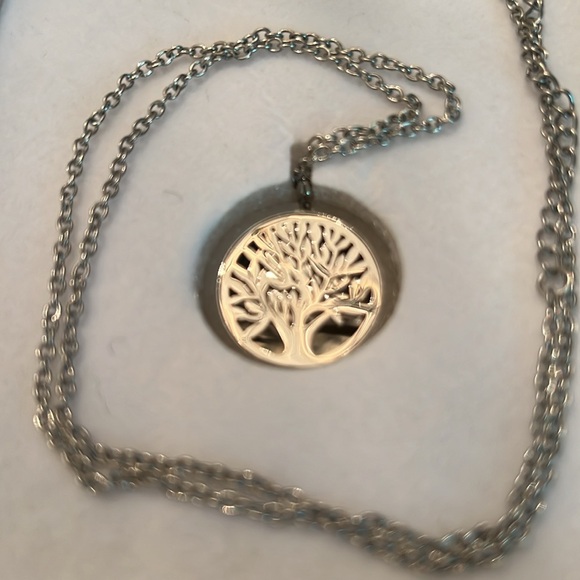 Art Naturals AN Tree of life Aromatherapy Essential Oil Necklace New in Box - Picture 4 of 4